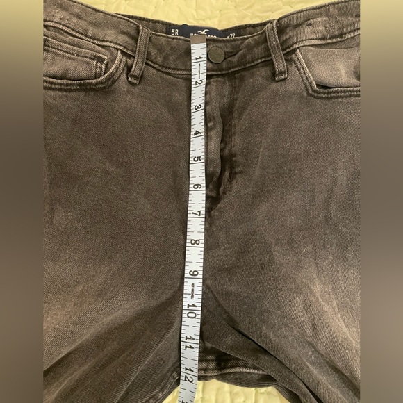 HOLISTER ultra-high rise mom jean Size 5 Regular - Picture 9 of 9
